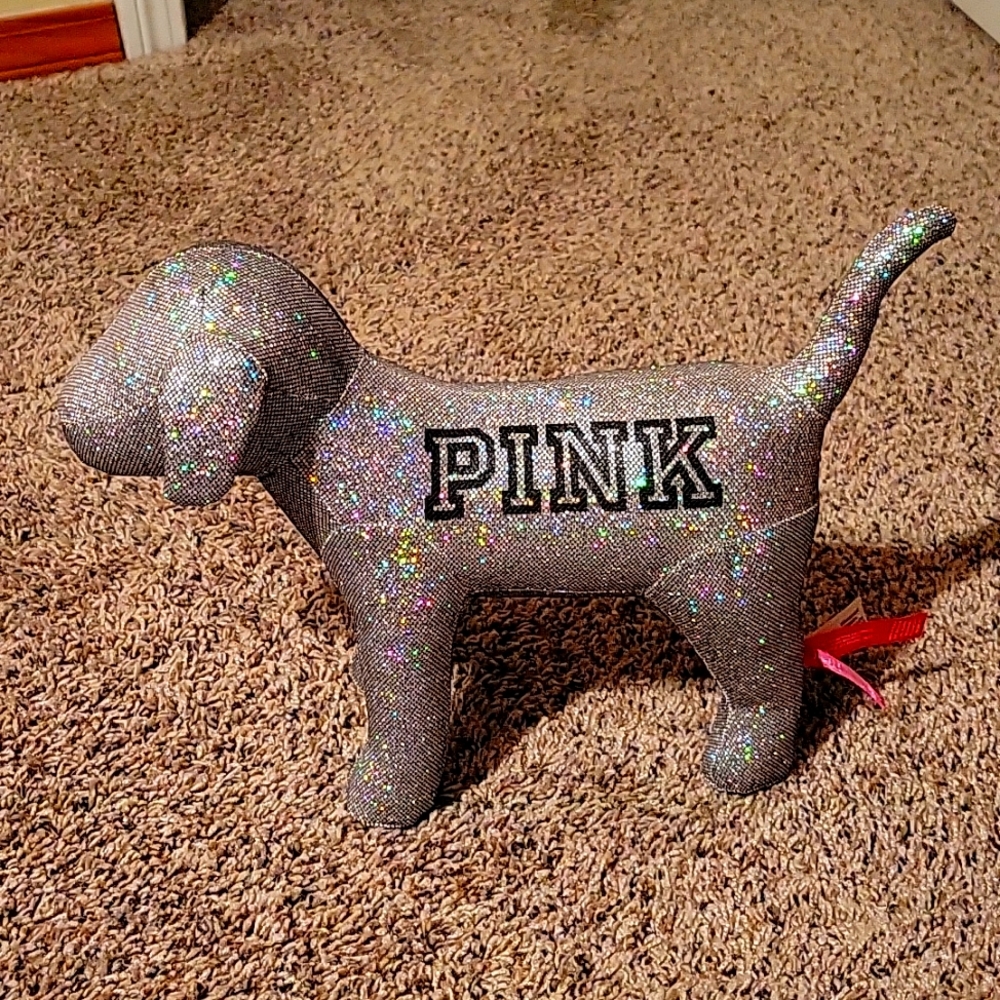 VS PINK 2017 Dog